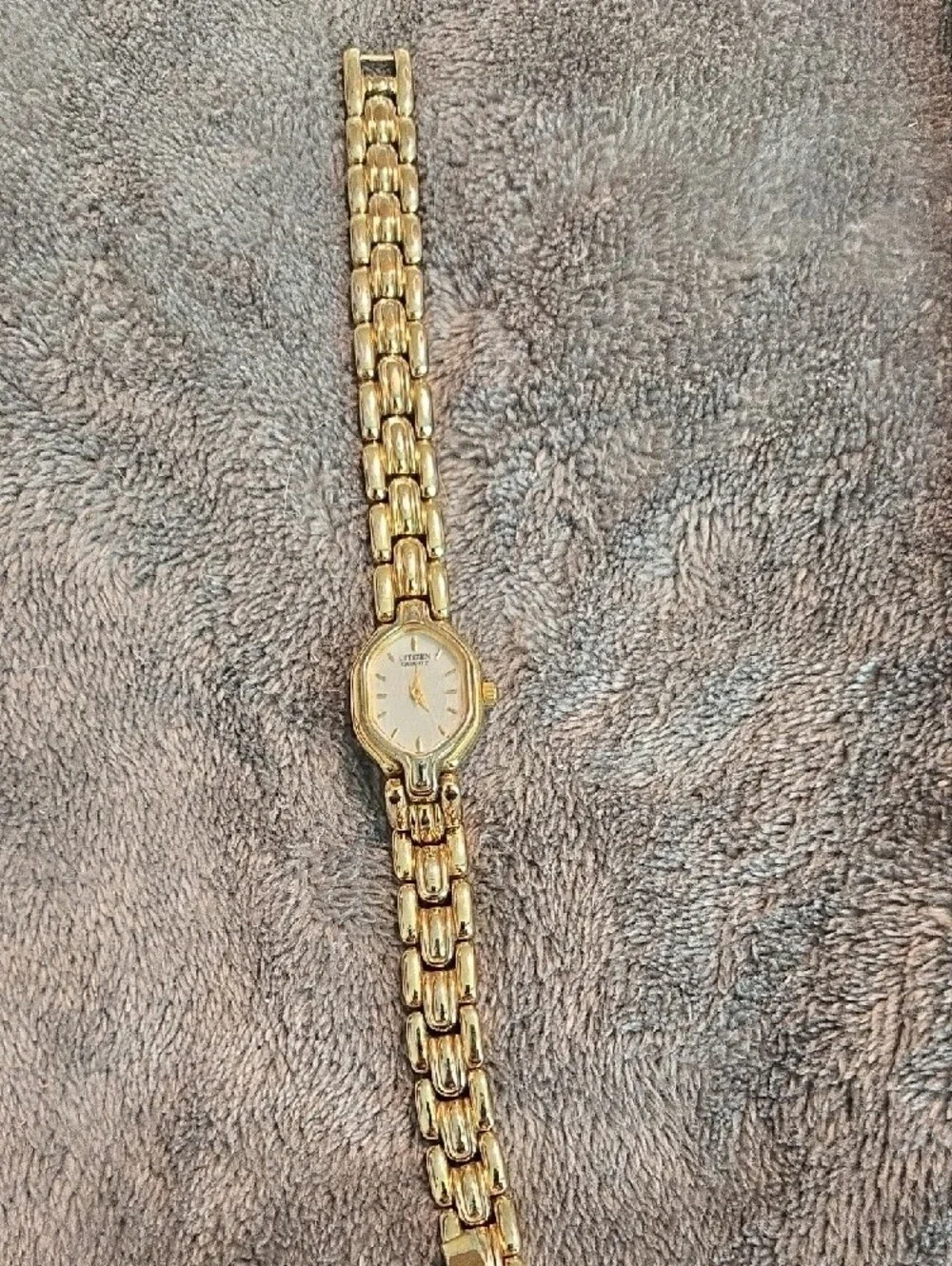 Citizen Women's Gold Tone Bracelet Quartz Watch with White Dial